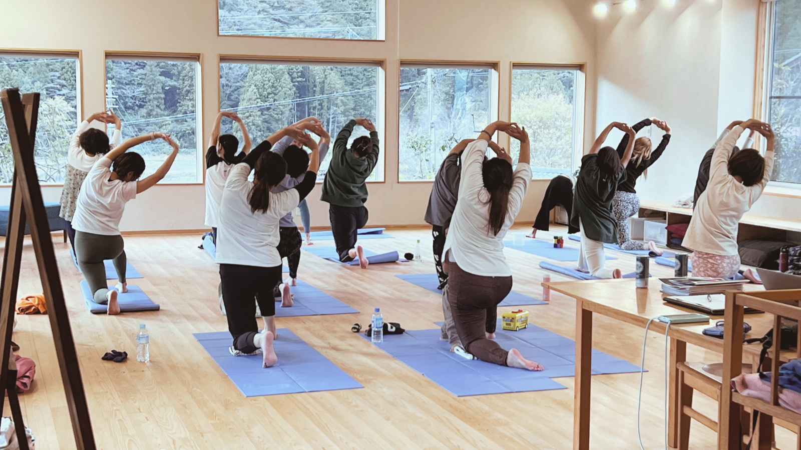 こぐま棟はヨガができる広さ